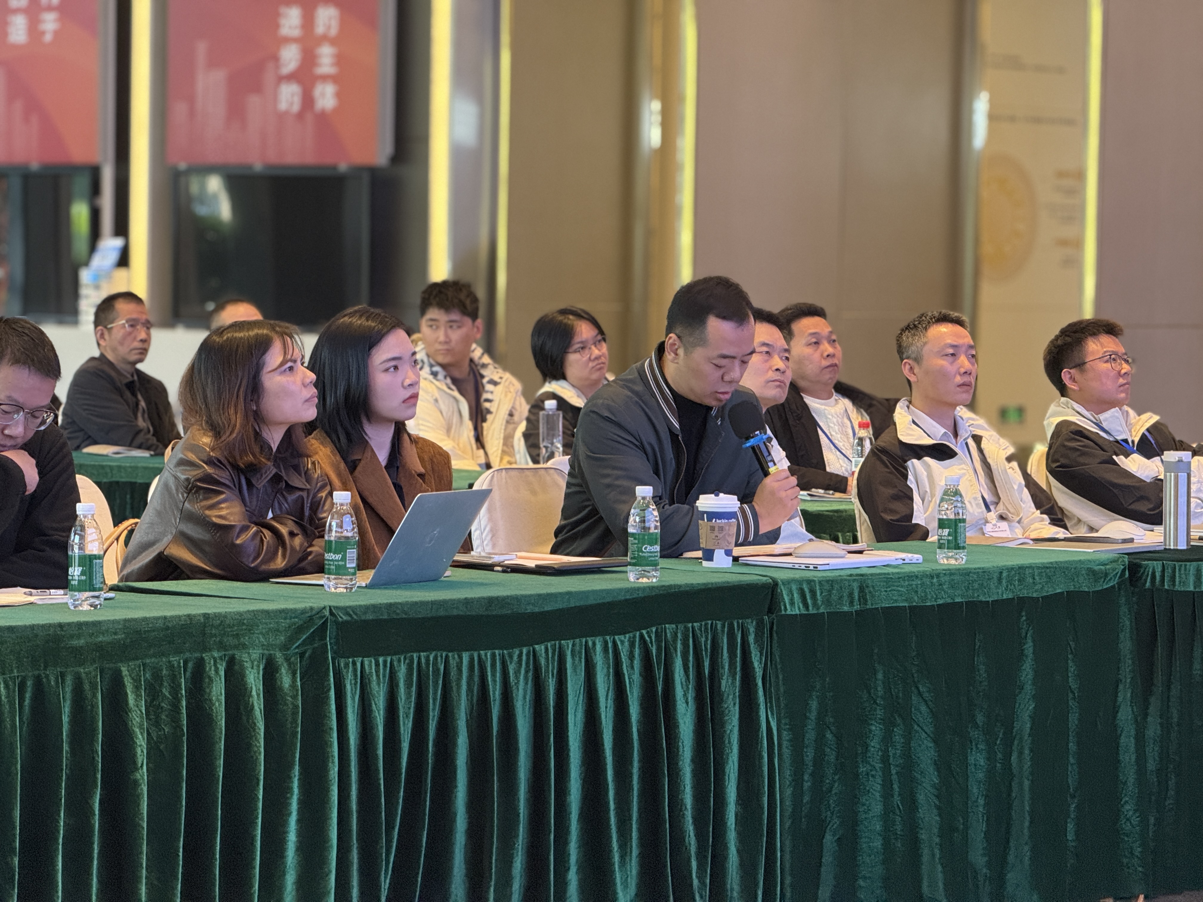 深化反思蓄力前行 凝心聚智共绘蓝图 深化反思蓄力前行 凝心聚智共绘蓝图